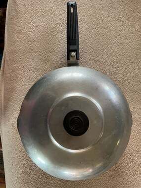 Vintage West Bend Aluminum Skillet with Lid Black Ridged Handle
